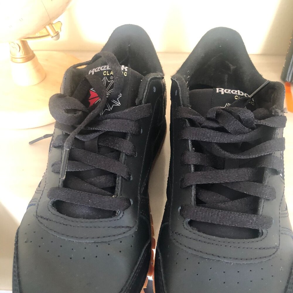 Reebok Classic Leather Black Rubber Sole - Picture 5 of 5
